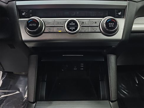 Used 2017 Subaru Outback 2.5i Premium image 24