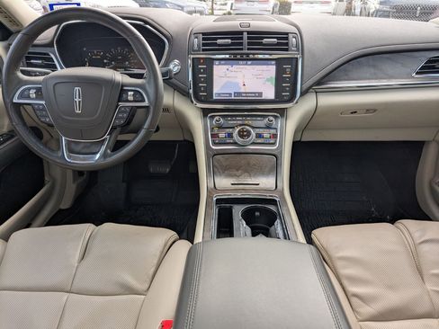 Used 2019 Lincoln Continental Reserve image 21
