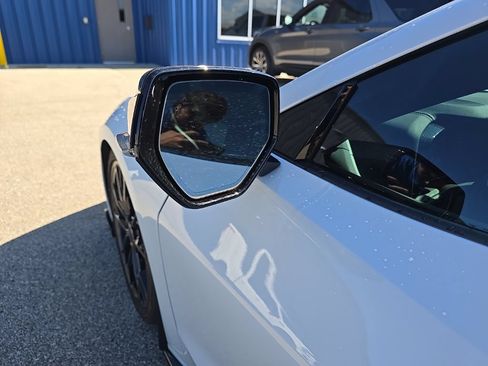 Used 2023 Chevrolet Corvette Stingray Preferred Conv w/ Z51 Performance Package RWD image 6