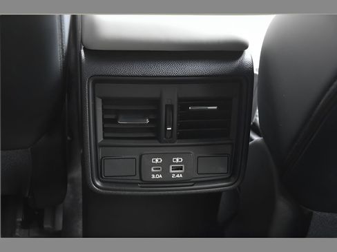 Used 2026 Subaru Forester Premium AWD/4WD image 18