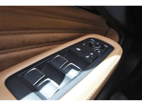Used 2022 Lexus LS 500 RWD image 19