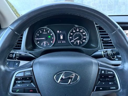 Used 2017 Hyundai Elantra Value Edition w/ Cargo Package image 18