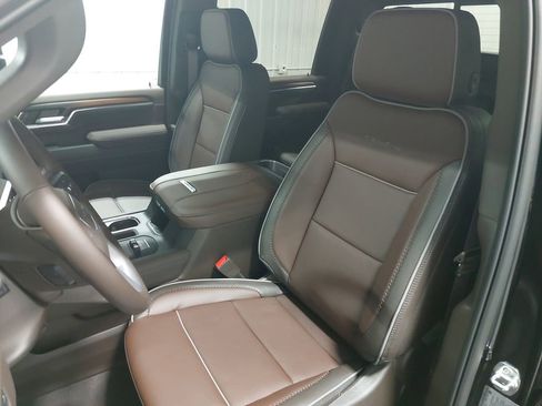 New 2026 GMC Sierra 3500 Denali w/ Denali Reserve Package image 15