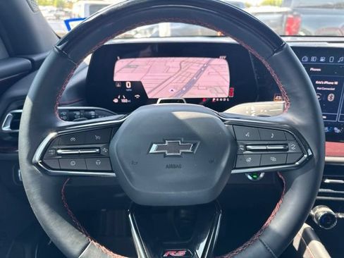 Used 2025 Chevrolet Traverse RS w/ LPO, Floor Liner Package FWD image 16