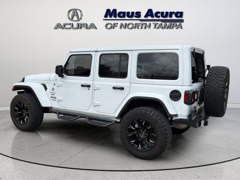Used 2022 Jeep Wrangler Unlimited Sahara AWD/4WD image 7