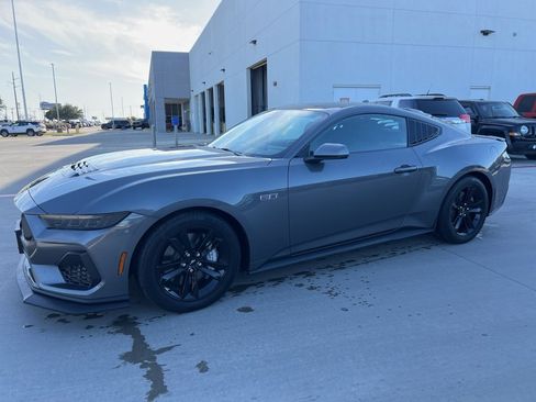 Used 2025 Ford Mustang GT image 7