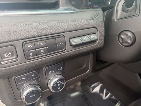 Used 2021 GMC Yukon XL Denali AWD/4WD image 50