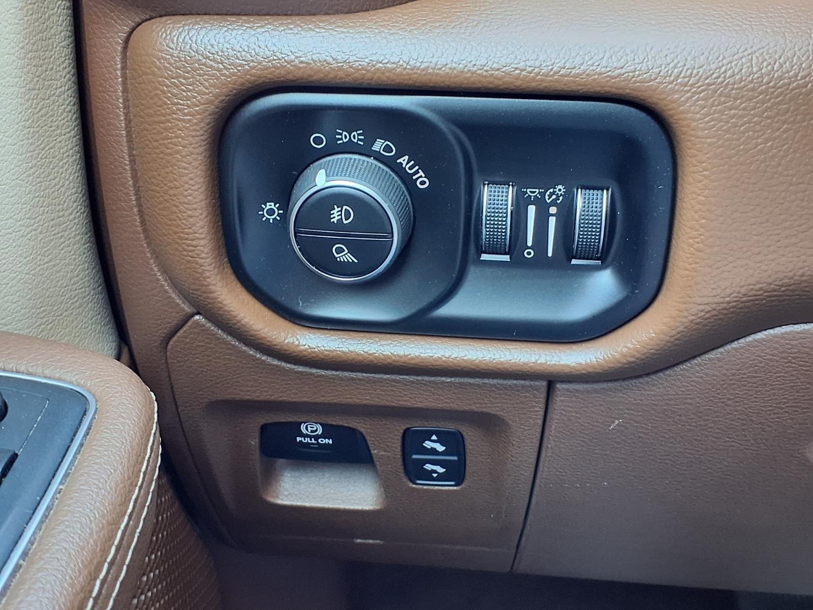 Used 2019 RAM 1500 Laramie AWD/4WD image 20
