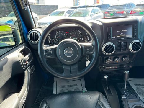 Used 2016 Jeep Wrangler Unlimited Rubicon w/ Connectivity Group AWD/4WD image 24