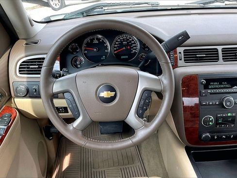 Used 2013 Chevrolet Silverado 1500 LTZ w/ LTZ White Diamond Edition image 8