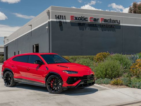 Used 2024 Lamborghini Urus S AWD/4WD image 1