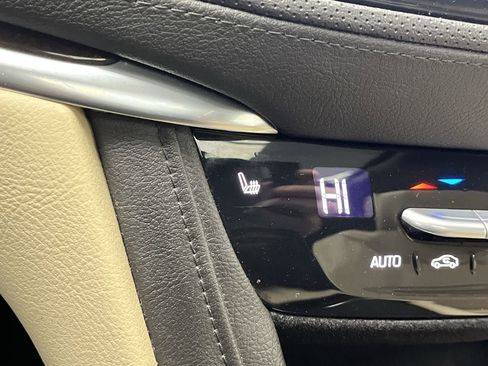 Used 2017 Cadillac XT5 Luxury w/ Driver Awareness Package image 23