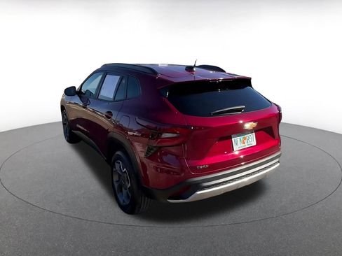 Used 2025 Chevrolet Trax LT image 11