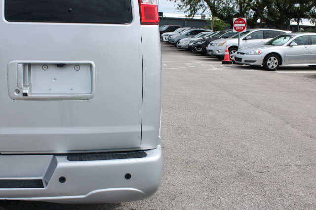 Used 2017 Chevrolet Express 2500 RWD image 36