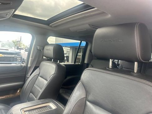 Used 2017 GMC Yukon XL Denali w/ Open Road Package AWD/4WD image 5