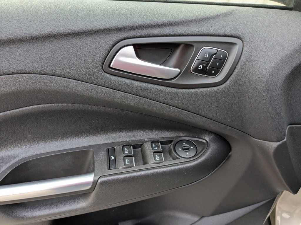 Used 2017 Ford Escape Titanium AWD/4WD image 23