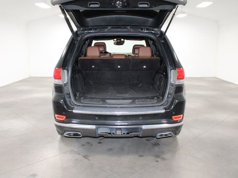 Used 2017 Jeep Grand Cherokee Summit image 16