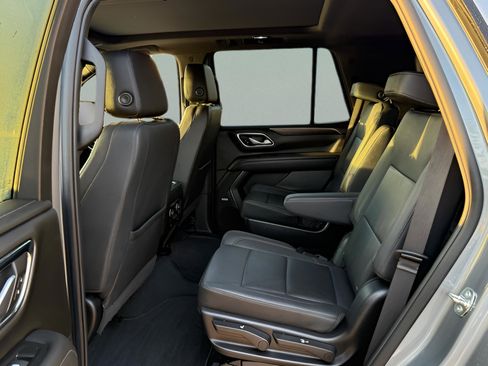 Used 2022 Chevrolet Tahoe LT w/ Luxury Package image 7