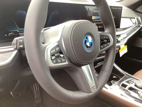 Used 2026 BMW X5 xDrive50e w/ M Sport Package AWD/4WD image 22