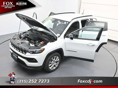 Used 2023 Jeep Compass Latitude AWD/4WD image 37