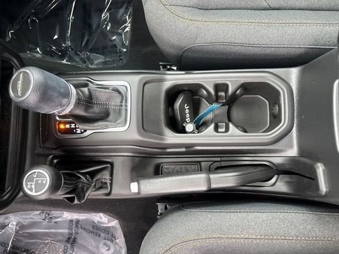 New 2025 Jeep Gladiator Sport image 23