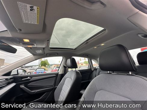 Used 2026 Volkswagen Jetta SE FWD image 31
