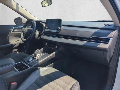 Used 2024 Mitsubishi Outlander SE FWD image 28