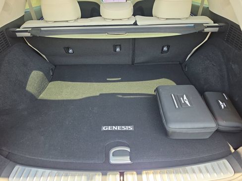 Certified 2026 Genesis GV70 2.5T Advanced AWD/4WD image 23