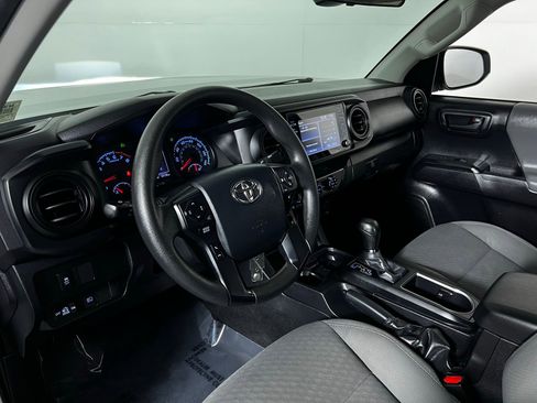 Used 2020 Toyota Tacoma SR image 12