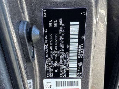 Used 2024 Toyota Sienna LE image 27