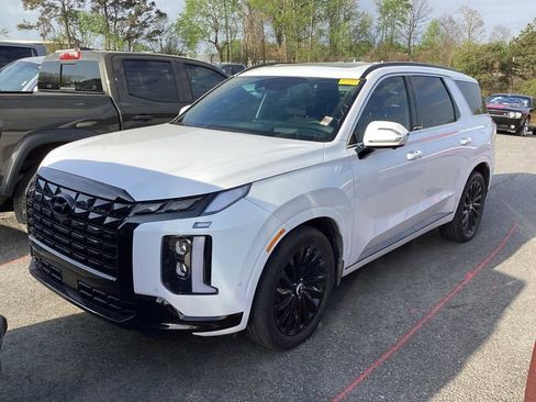 Used 2025 Hyundai Palisade Calligraphy image 2