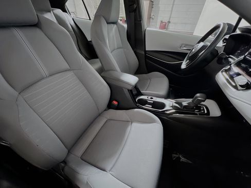 Used 2025 Toyota Corolla SE image 31