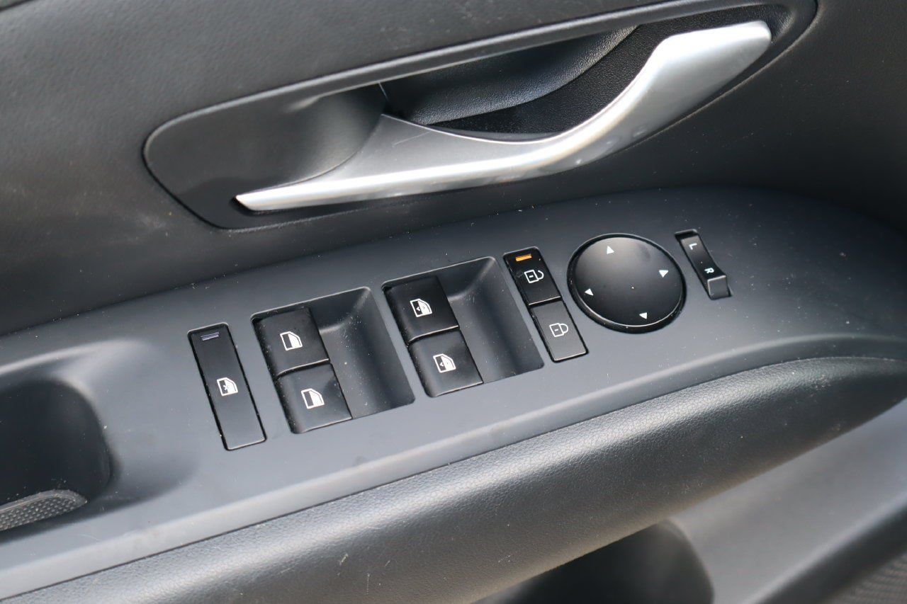 Used 2025 Hyundai Tucson SEL FWD image 19