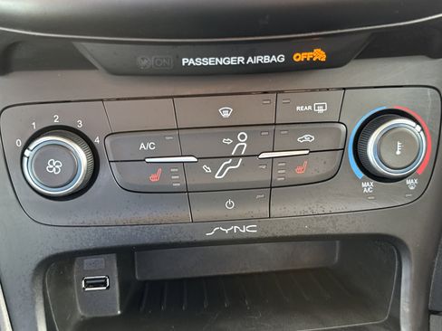 Used 2015 Ford Focus SE w/ Equipment Group 201A image 22