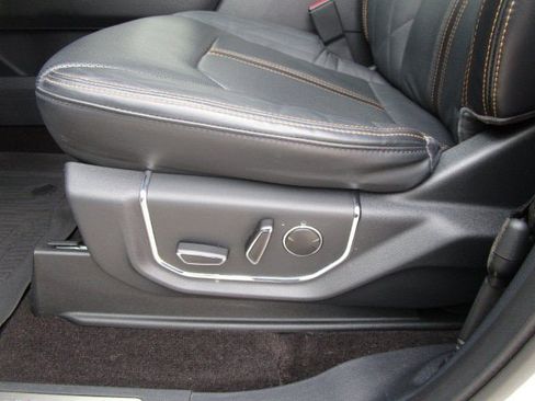 Used 2022 Ford Expedition Max Platinum AWD/4WD image 17