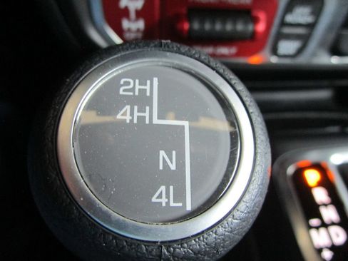 Used 2024 Jeep Wrangler Unlimited Rubicon w/ Technology Group AWD/4WD image 47
