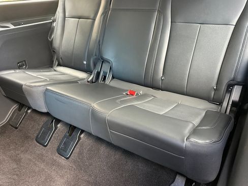 Used 2022 Ford Expedition XLT image 34