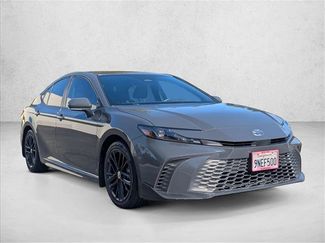 Used 2025 Toyota Camry SE video 3