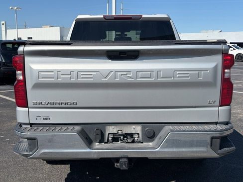 Used 2022 Chevrolet Silverado 1500 LT AWD/4WD image 3