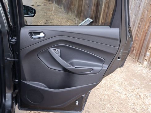 Used 2019 Ford Escape SE image 25