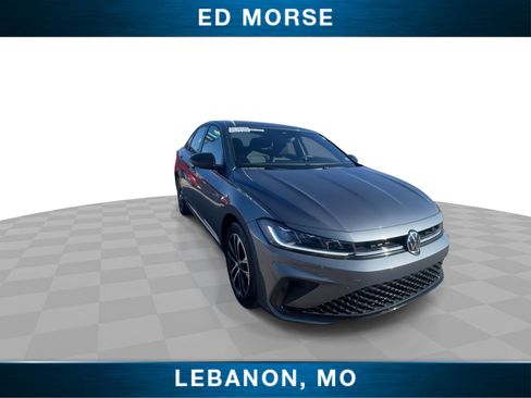 Used 2025 Volkswagen Jetta Sport image 3