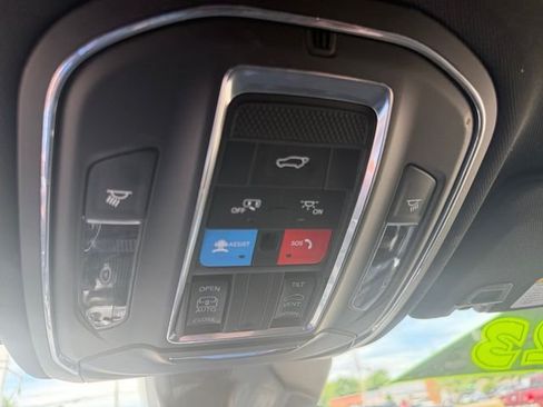Used 2023 Jeep Grand Cherokee Altitude AWD/4WD image 24