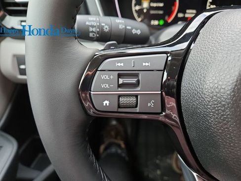 New 2025 Honda Pilot Touring image 25