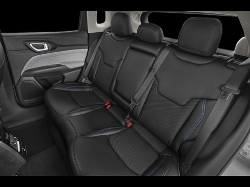 Used 2022 Jeep Compass Limited w/ Sun and Sound Group AWD/4WD image 9