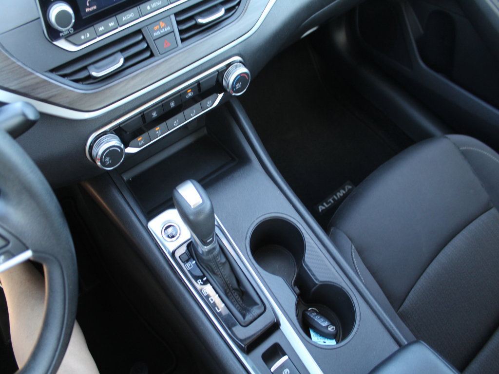 Used 2025 Nissan Altima 2.5 SV AWD/4WD image 17
