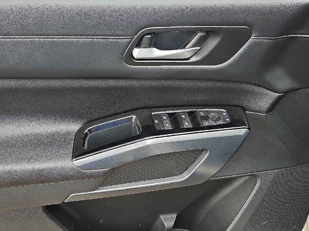 Used 2024 Nissan Pathfinder SL FWD image 21