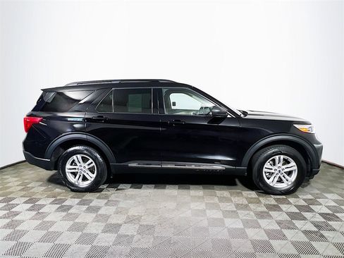 Used 2023 Ford Explorer XLT w/ Equipment Group 202A image 9