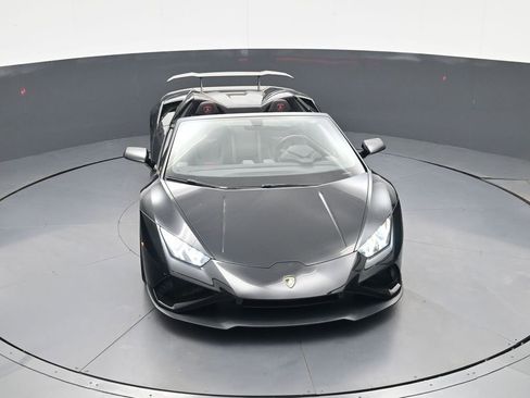 Used 2020 Lamborghini Huracan EVO image 32