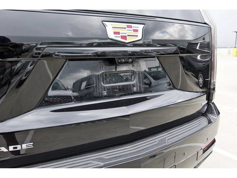 Used 2025 Cadillac Escalade ESV Sport AWD/4WD image 31