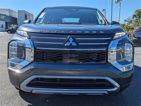 New 2025 Mitsubishi Outlander SE image 9